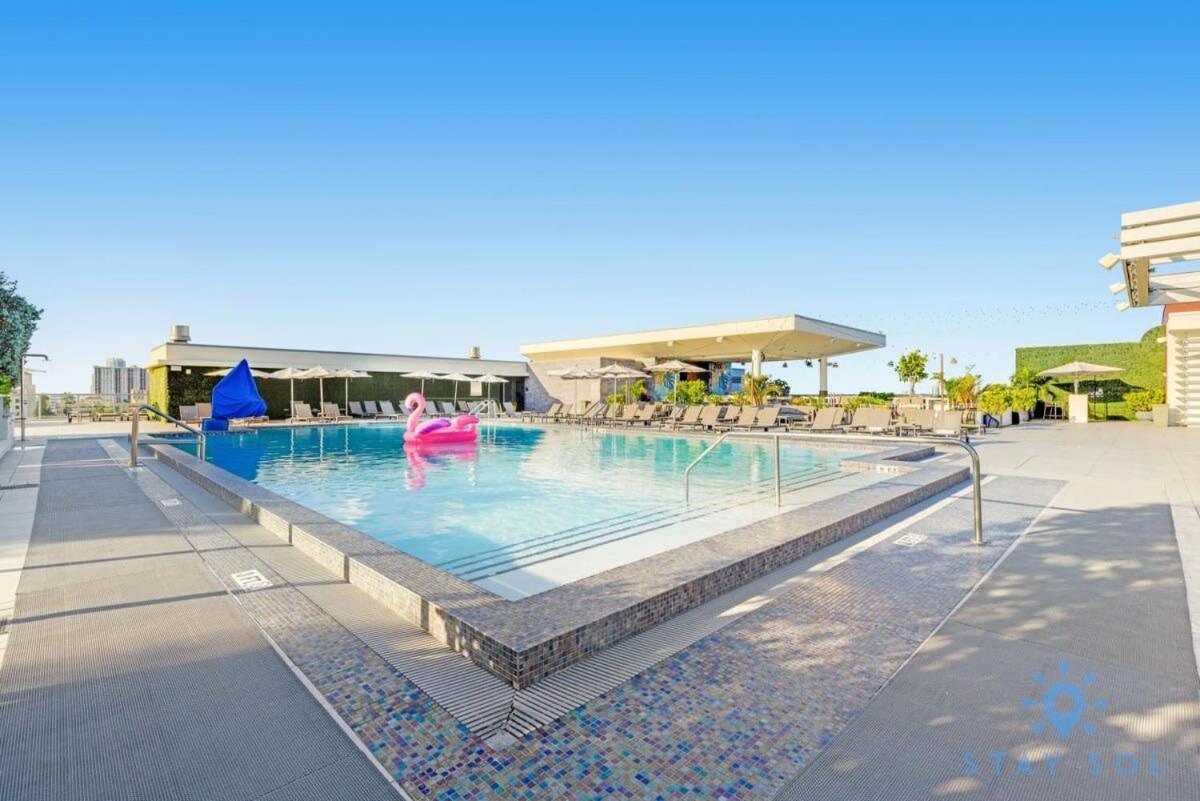 Lx Oasis Beachfront-Rt Infinity Pool Hollywood Exterior photo